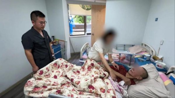 大资本 上海痴呆老父亲起诉女儿分房产，继母竟在背后操盘，偷偷转走上百万元